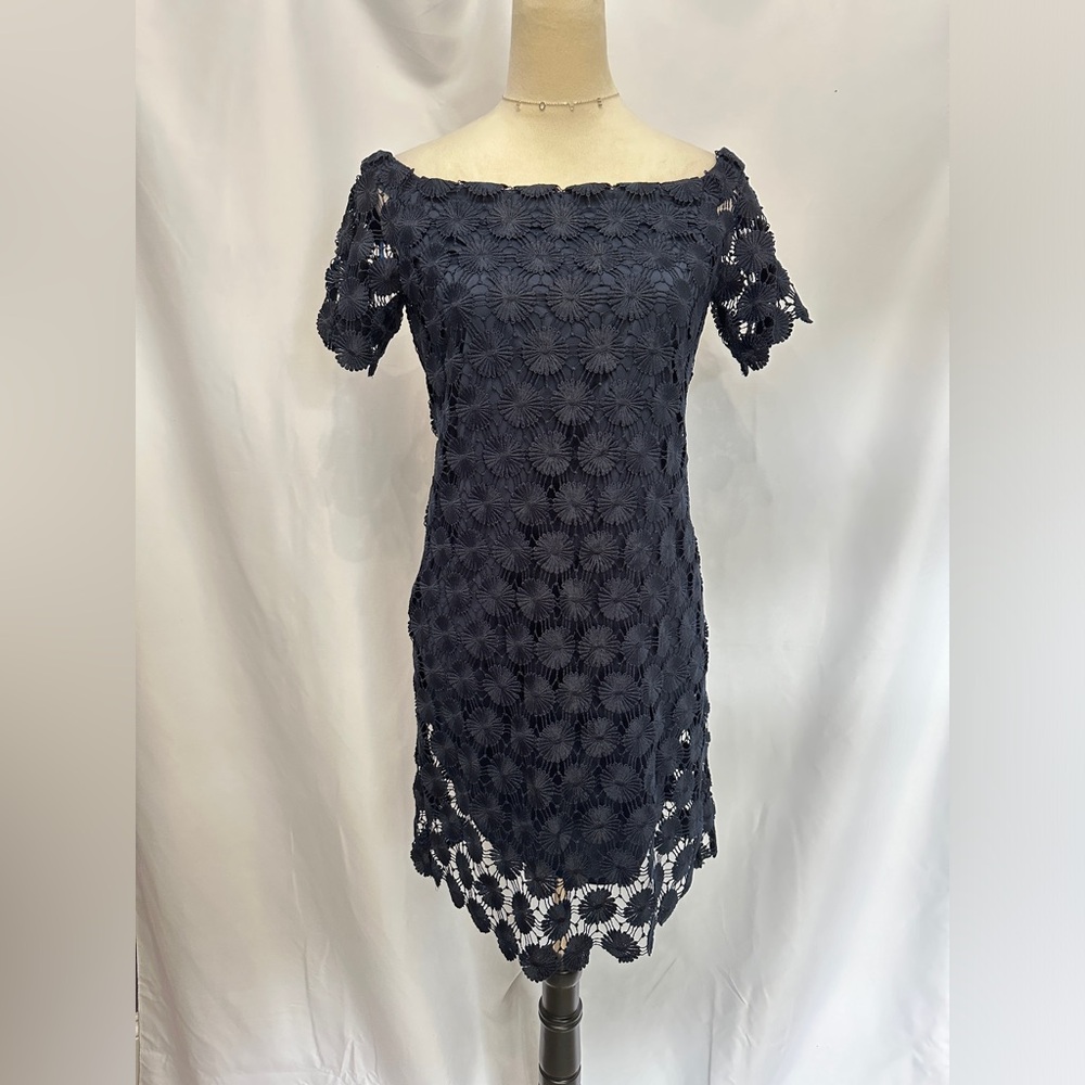 TRINA TURK Lace Off Shoulder Short Sleeve Mini Cocktail Dress EUC Size Small